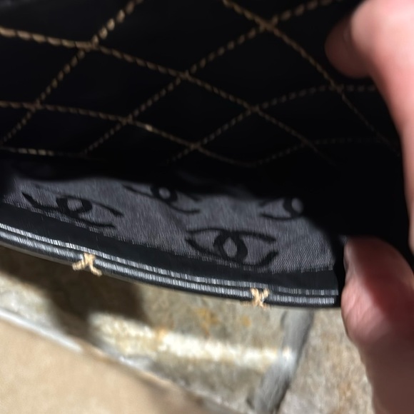 GORGEOUS Authentic CHANEL Black Calfskin Wild Stitch Surpique shoulder bag - Picture 5 of 16
